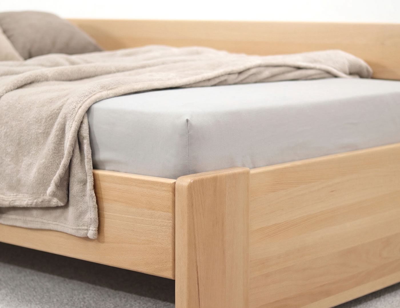 Montáž postele Miva