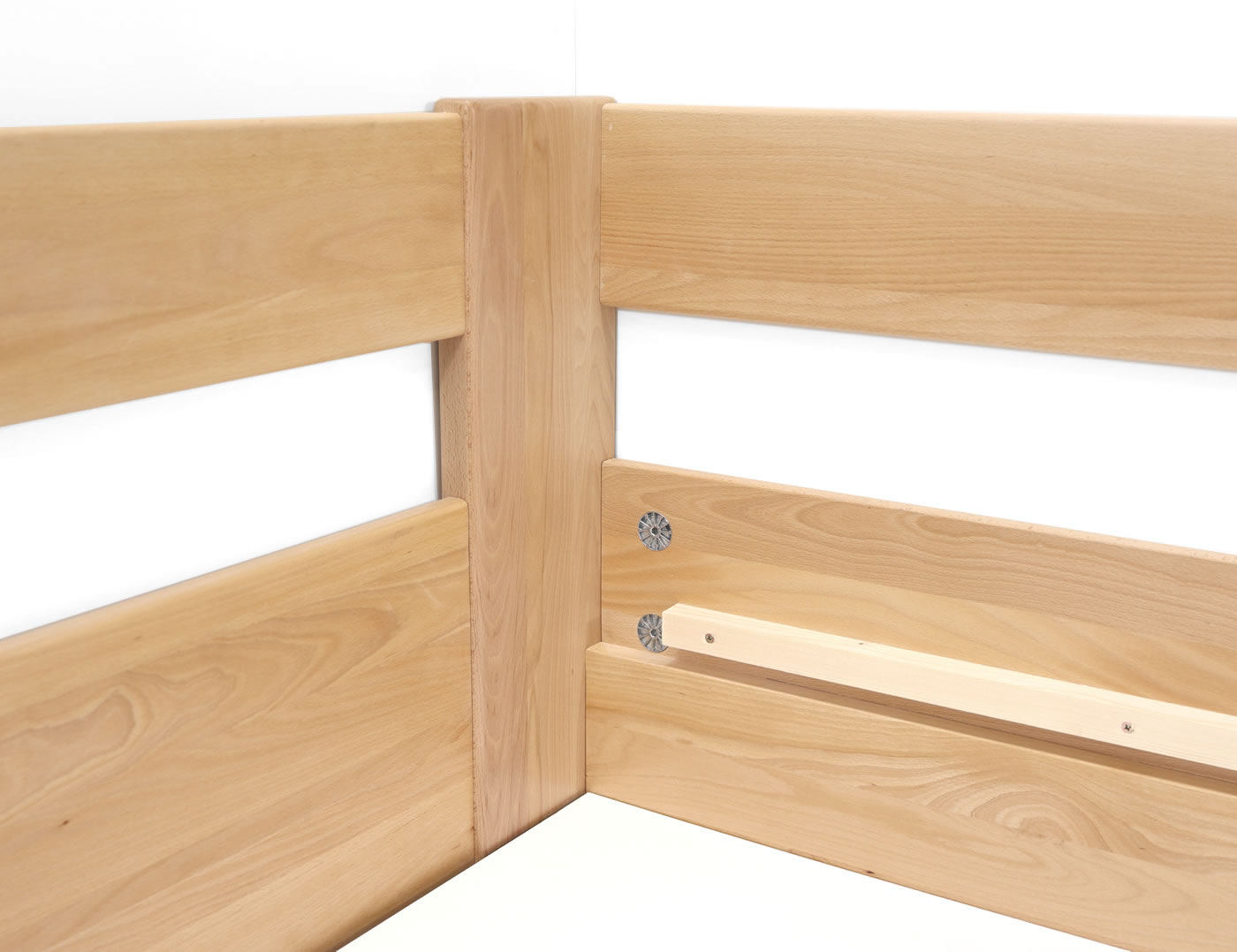 Rohový spoj postele Miva