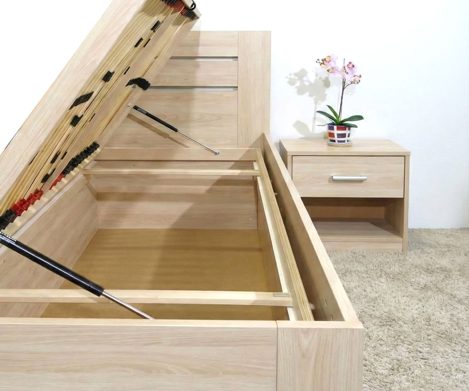 Komfortná výška a pevné spojenie postele