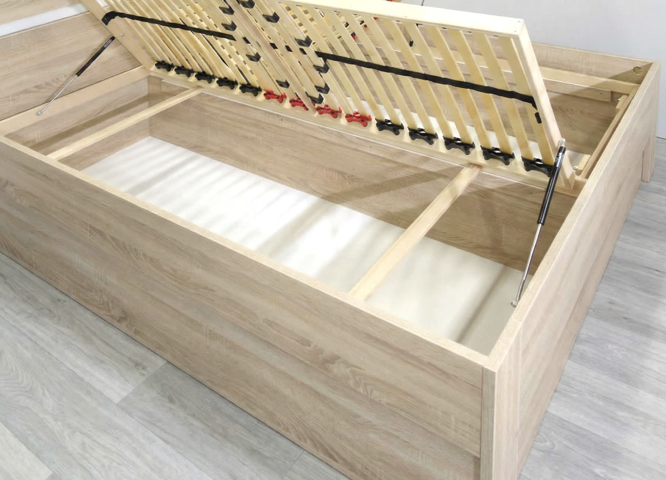 Detail úložného priestoru postele Maria