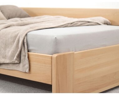 Zvýšená buková posteľ s roštom MIVA s bočným čelom, 100x200