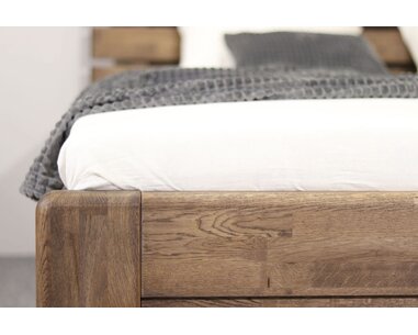 Zvýšená posteľ z masívu Odysea, masív dub Zvýšená posteľ z masívu Odysea, masív dub
