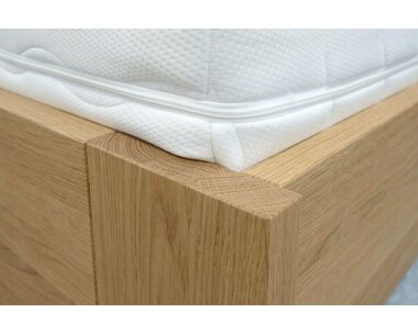 Drevená posteľ dvojlôžko Justina, masív dub