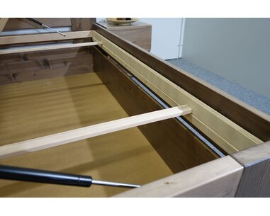 Zvýšená posteľ s úložným priestorom ROSA, masív smrek, 120x200