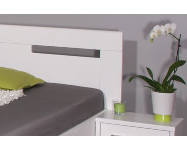 Posteľ s úložným priestorom VAREZZA 5, masiv buk - morená biela