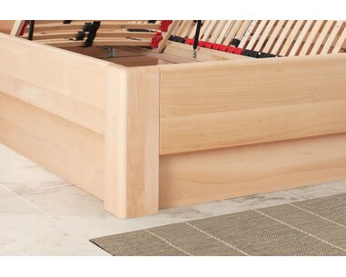 Detail nohy - posteľ z masívu Matrix