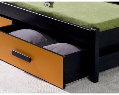 Poschodová posteľ s prístelkou a úložným priestorom pre 3 deti August, masív borovica