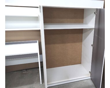 Multifunkčná poschodová posteľ Dori - pohľad do skrine