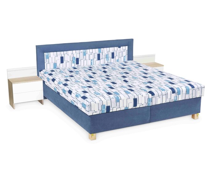 Jitka se stolky Maty.jpg Jitka se stolky Maty.jpg