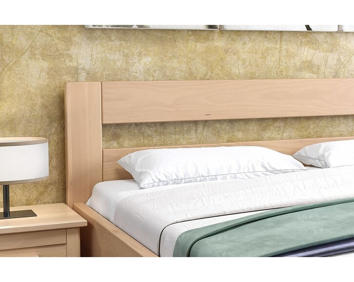 Detail - čelo posteľ z masívu Romana