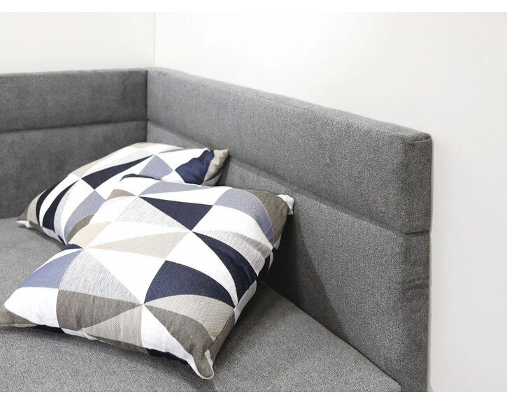 Detail čela - posteľ Variant pravá