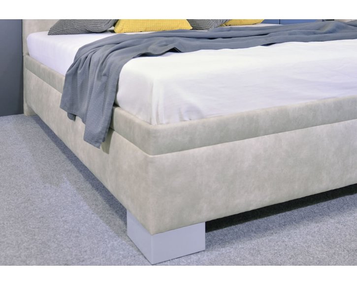 Zvýšená čalúnená posteľ s úložným priestorom Laterna