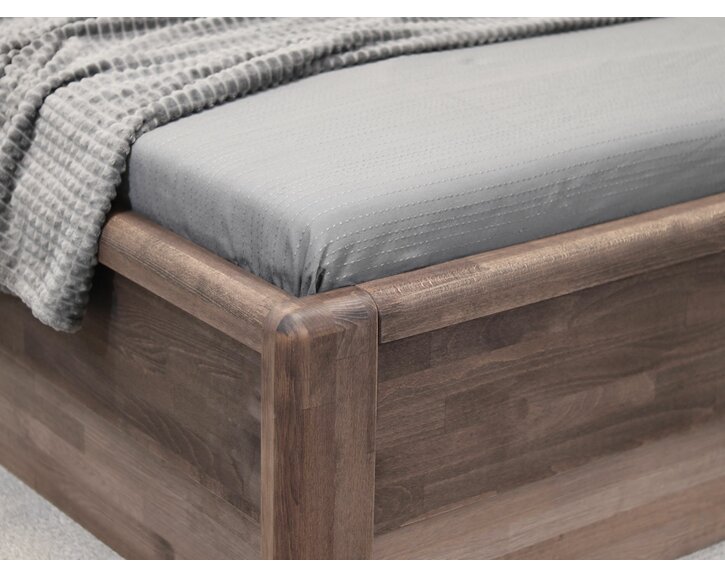 Zaoblenie – dvojlôžko z masívu Claudia, masív buk Zaoblenie – dvojlôžko z masívu Claudia, masív buk