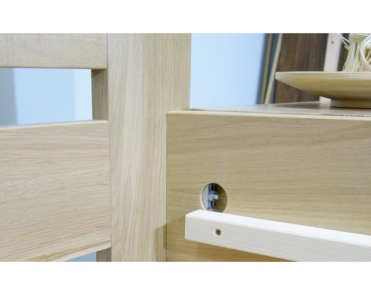 Drevená posteľ jednolôžko Justina, masív dub