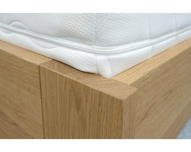 Drevená posteľ dvojlôžko Justina, masív dub