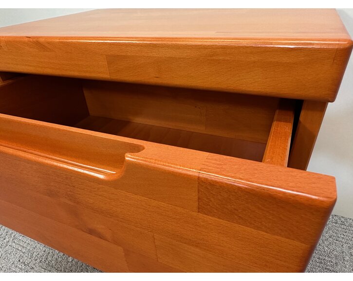 Nočný stolík z masívu, 2-zásuvkový F1