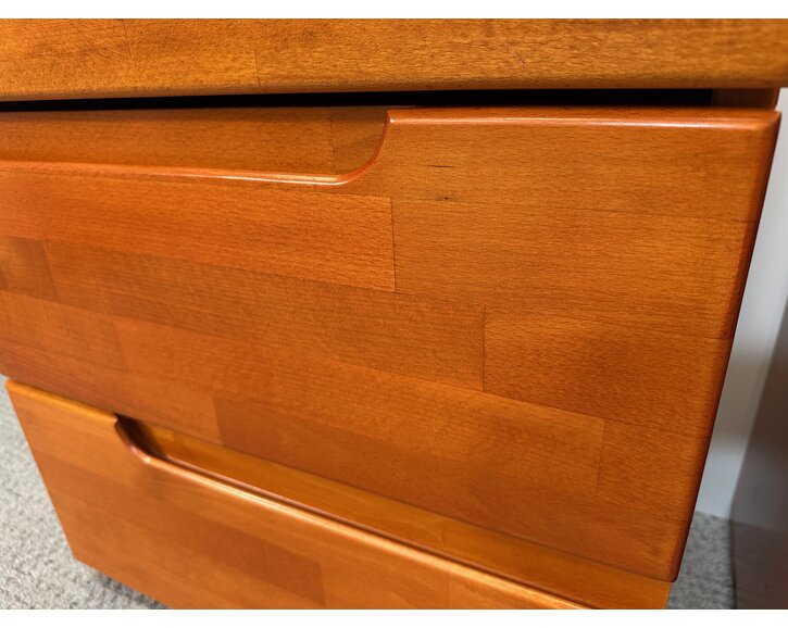 Nočný stolík z masívu, 2-zásuvkový F1